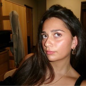 Meet your Posher, Nina